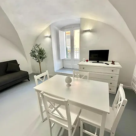 White Dome Apartment
